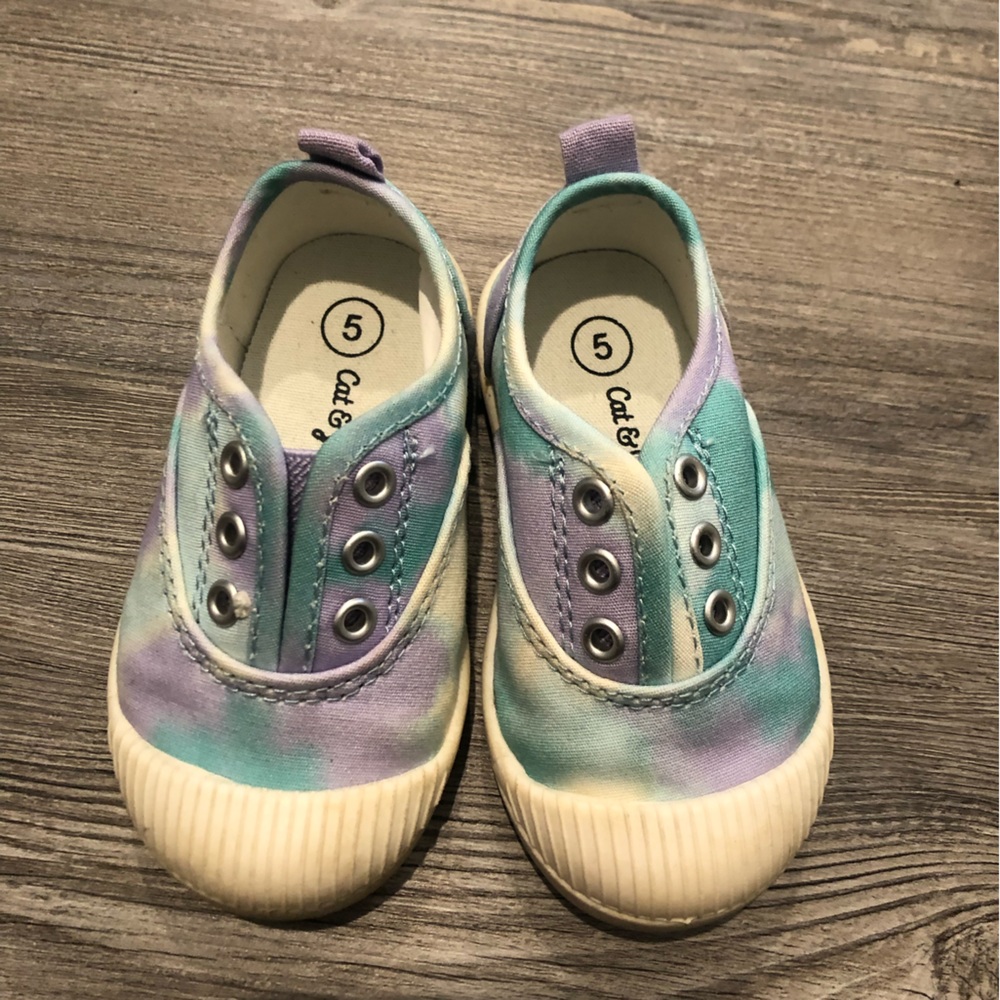 Cat and Jack tiedye slip on sneakers size 5 great condition